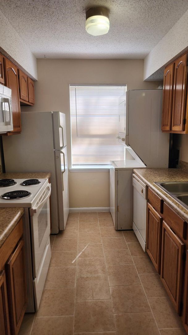 Foto del edificio - Affordable 2Bedroom on the Westside