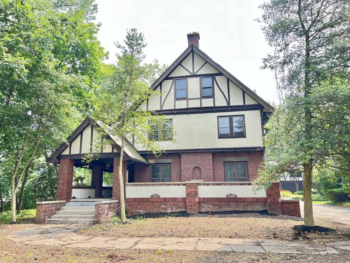 601 Copley Rd, Akron, OH 44320 House Rental in Akron, OH