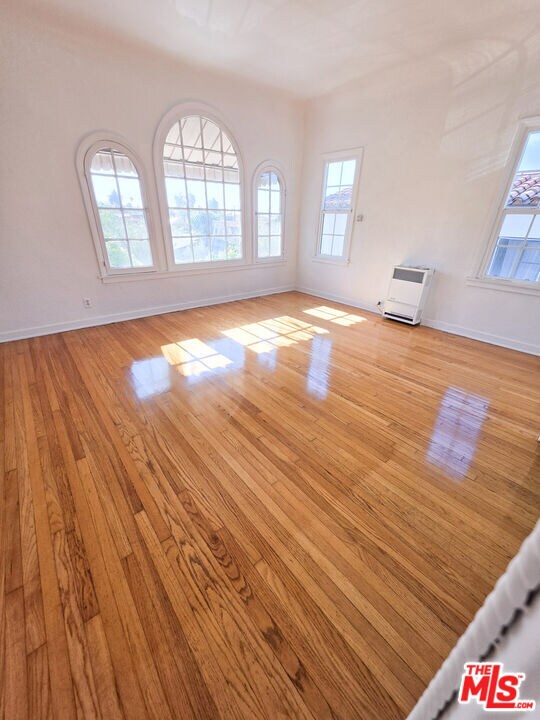 Foto del edificio - 1331 Masselin Ave