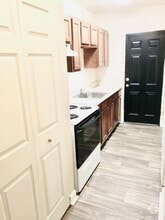 Building Photo - 1744 Lyle Ave