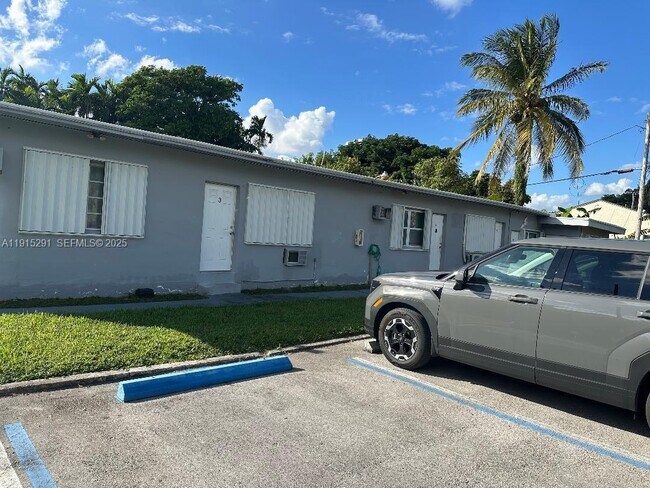 Foto del edificio - 1293 NE 109th St