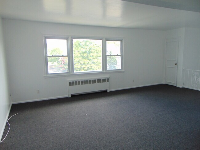 Foto del edificio - 529 Bayview Ave