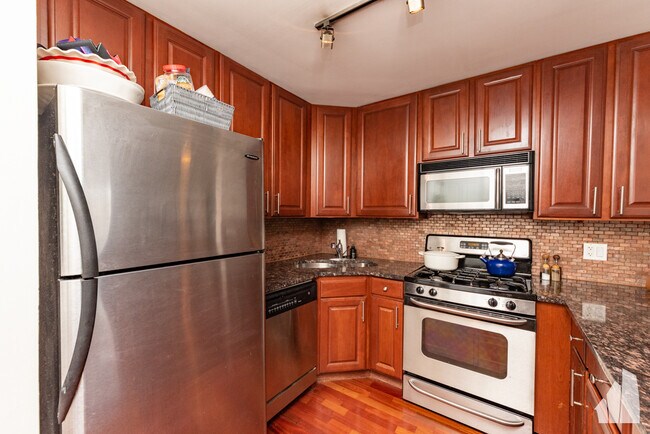 Foto del edificio - 3900 N Pine Grove Ave