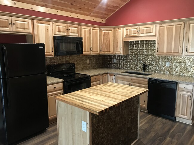 Interior Photo - Misty Creek Apartments by SRP, LLC