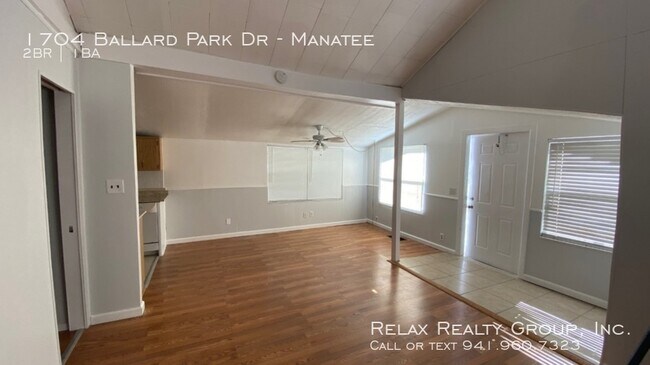 Building Photo - 1704 Ballard Park Dr