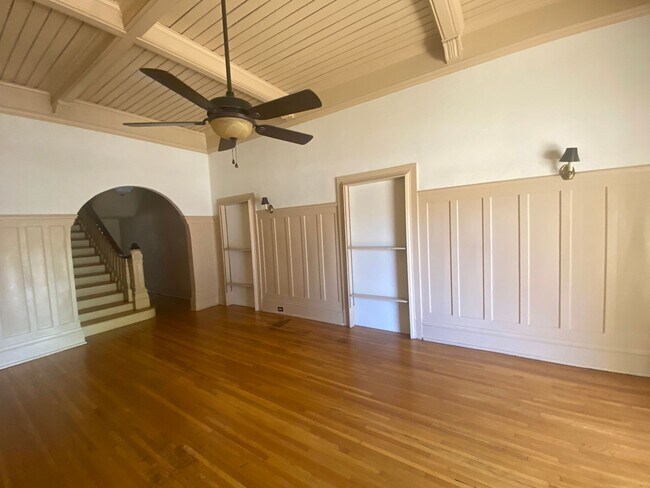 Foto del edificio - Special half off first full months rent !!...