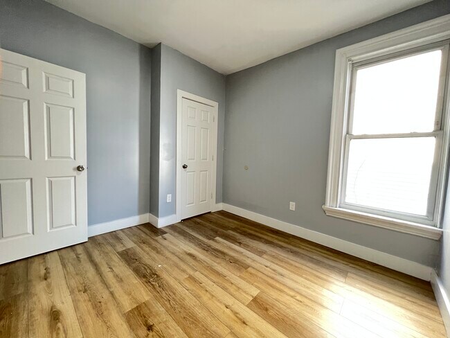237 South 7th 1R - 235 S 7th St