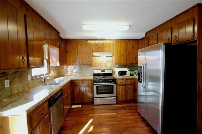 Building Photo - 1614 Rex Dr