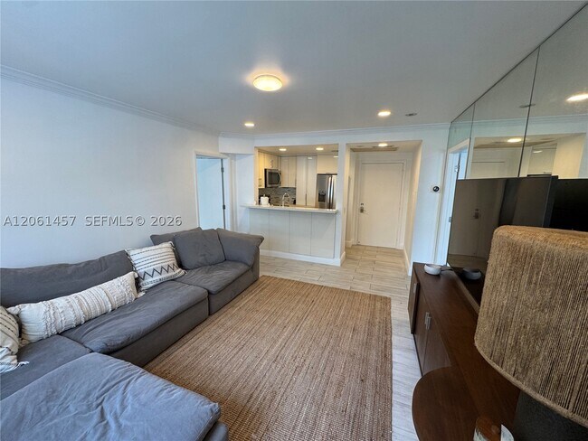 Building Photo - 1460 Ocean 305