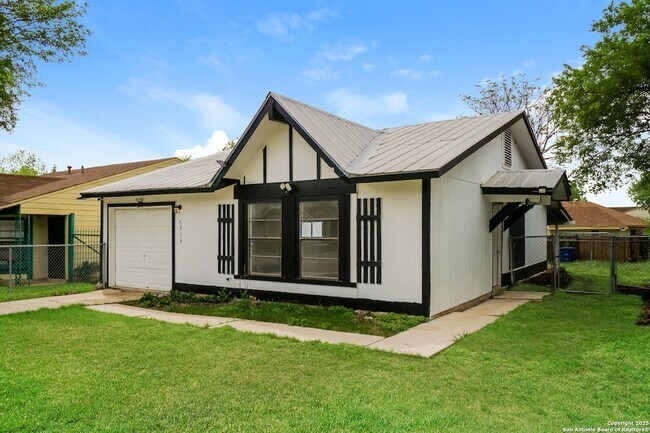 Building Photo - 5916 Mission Sunrise