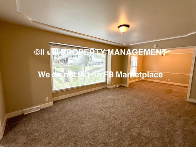 Building Photo - 9425 Carter Dr