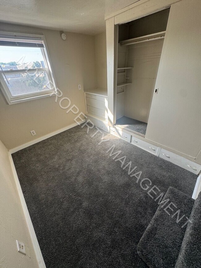 Foto del edificio - 727 N Hamilton St