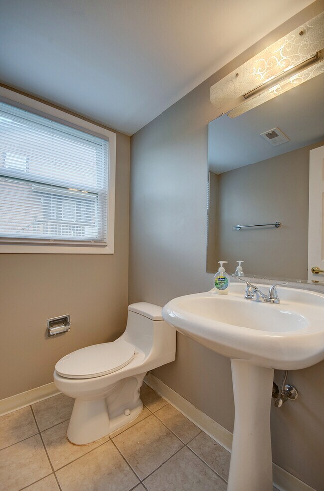 Foto del edificio - 304 Walnut Cir