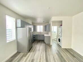 Building Photo - 2411 Ridgeley Dr