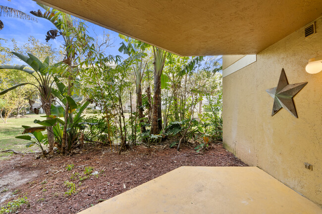 Building Photo - 771 N Pine Island Rd