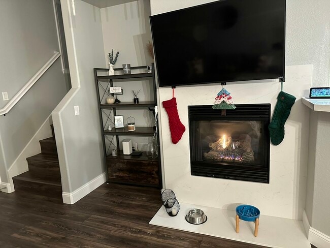 Building Photo - 203 Dante Cir