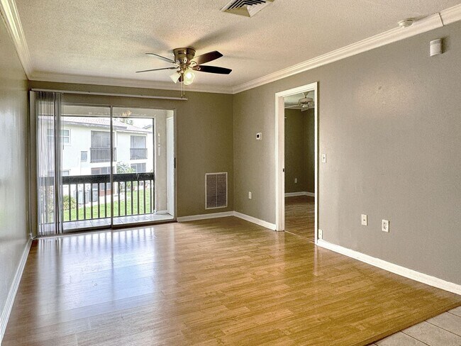 Foto del edificio - Delightful Two-Bedroom Condo in Winter Haven