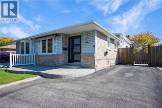 Building Photo - 44 Marblehead Crescent