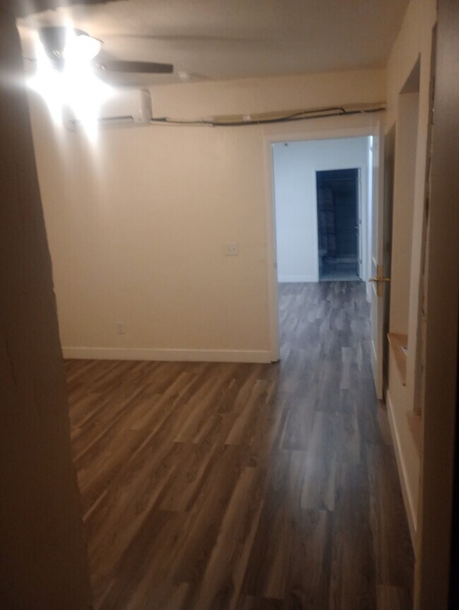 Foto del edificio - 110 N 300 E