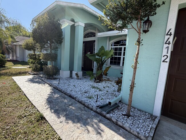 Foto del edificio - 4412 SW Bonney St