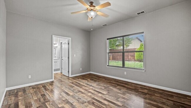 Building Photo - Spacious 3-Bed Ranch Home w/ 3-Car Garage & RV Parking In Quiet North Grand Junction Neighborhood