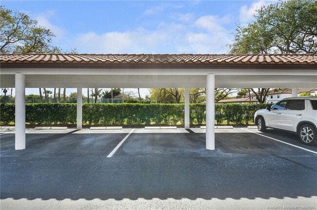 Foto del edificio - 6062 SE Landing Way