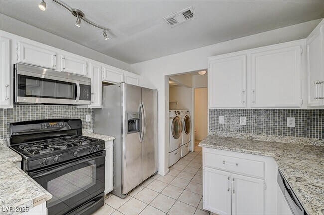 Foto del edificio - 4040 Castle Cove Dr