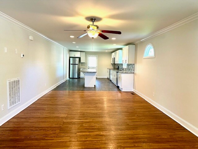 Foto del edificio - 1504 Humes Ave NE