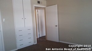 Foto del edificio - 8401 N New Braunfels Ave