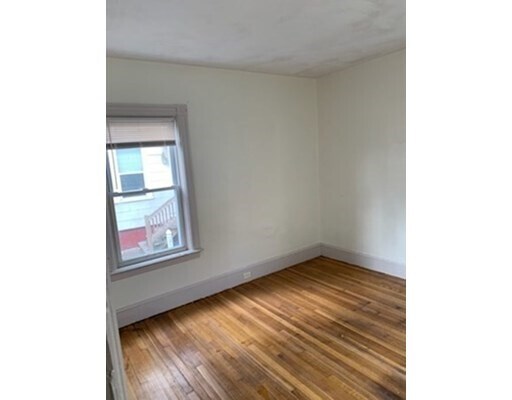 Building Photo - 26 Carpenter St