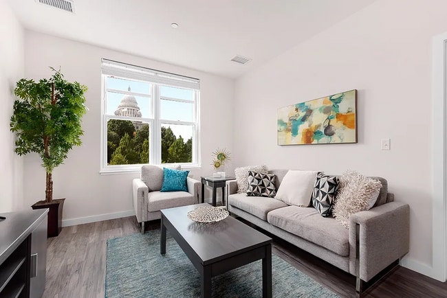 Building Photo - 1 Park Row W