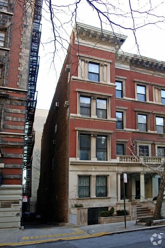Building Photo - 351 W 71st St