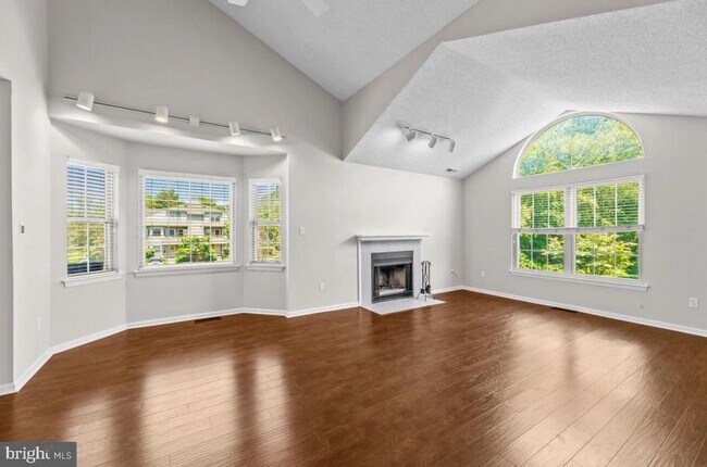 Foto del edificio - 3204 Danbury Ct