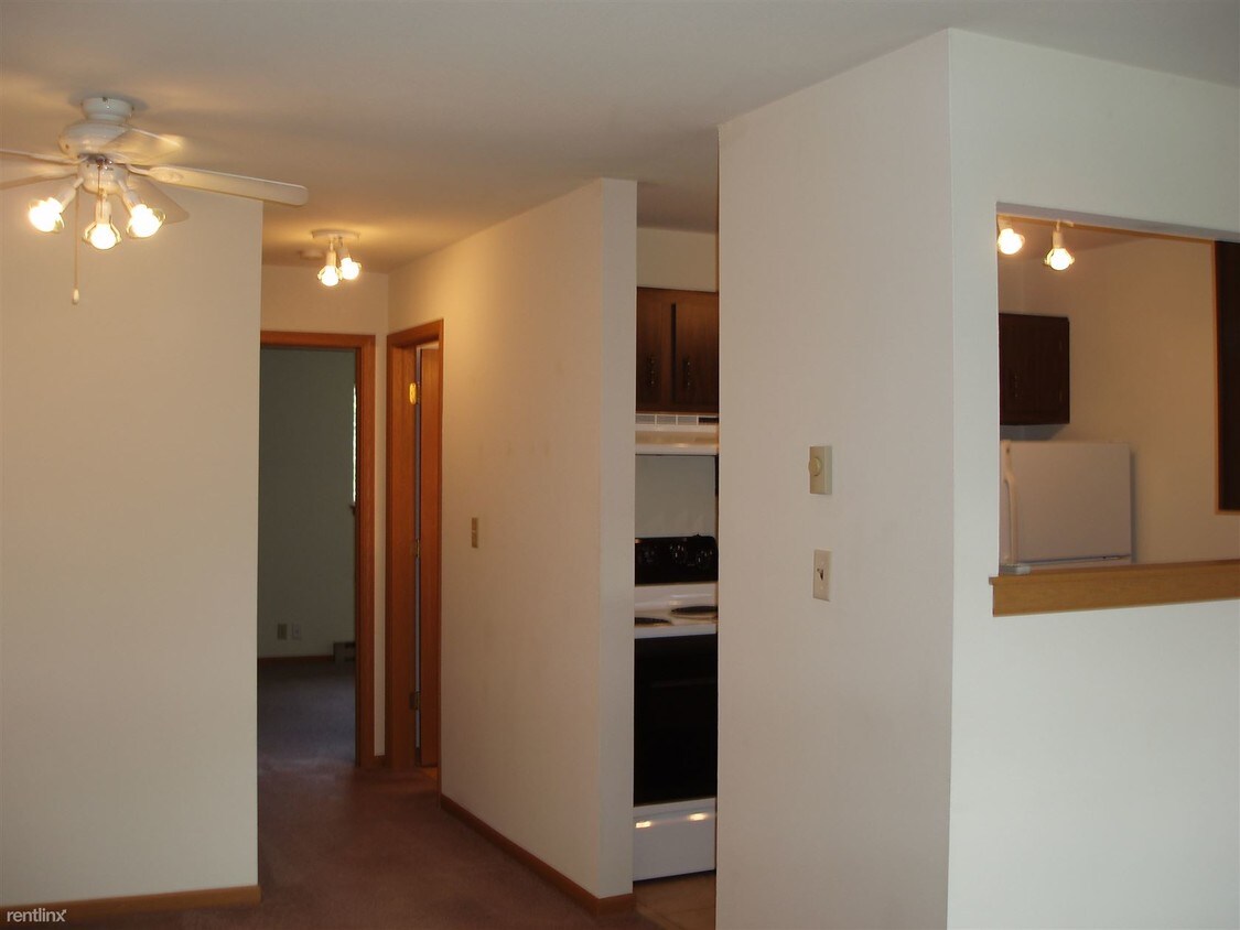 Primary Photo - S81W18051 Riese Dr