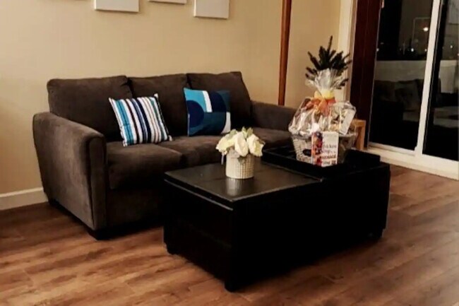 Family/TV Room - 20376 86 Av
