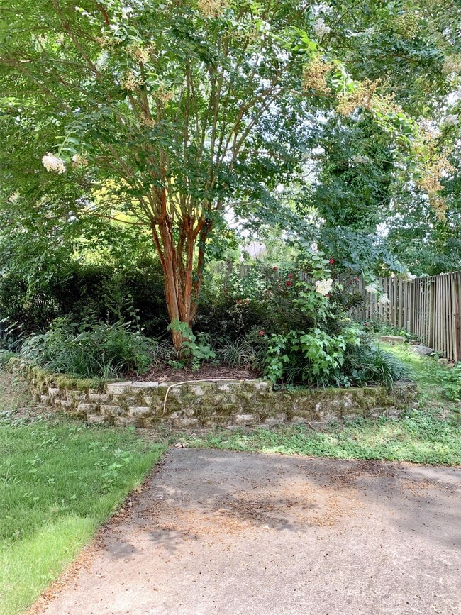 Foto del edificio - 4068 Beaver Oaks Dr