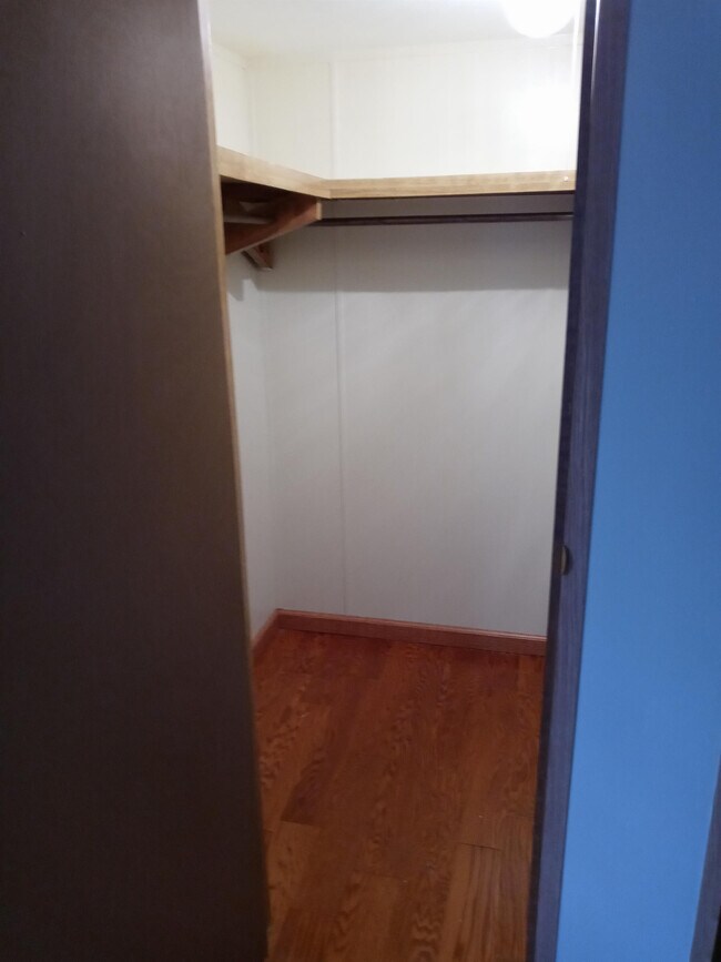 Foto del edificio - 254 Golden Crest Dr