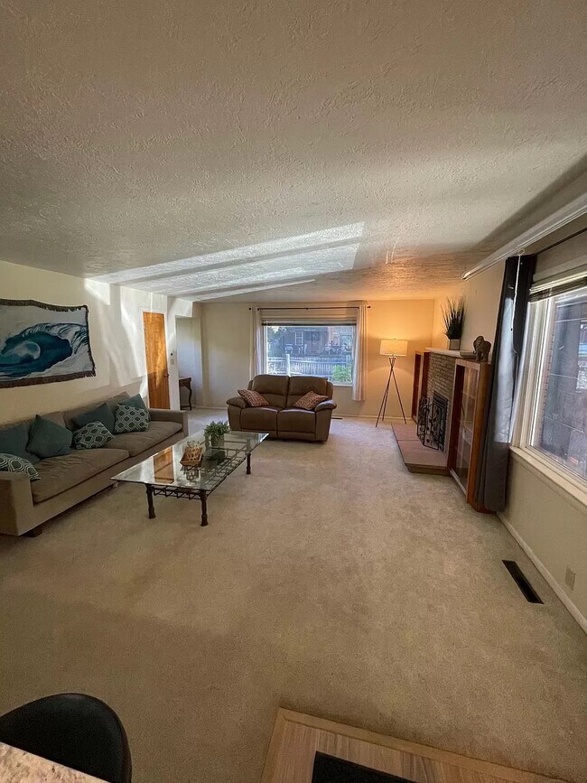 Foto del edificio - 1025 N Fargo St