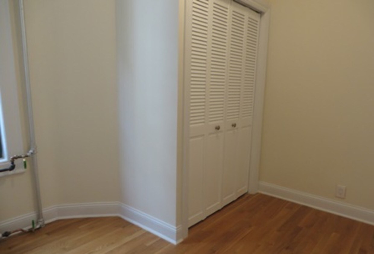 Building Photo - 85 Macdougal St