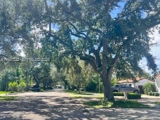 Foto del edificio - 272 Springs Ave