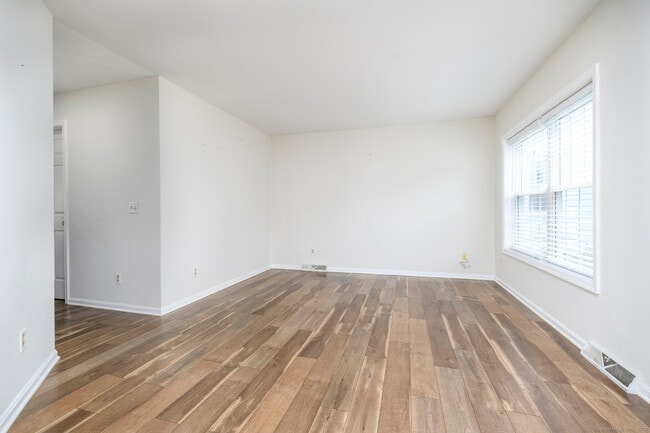 Foto del edificio - 233 Fairfield Ave