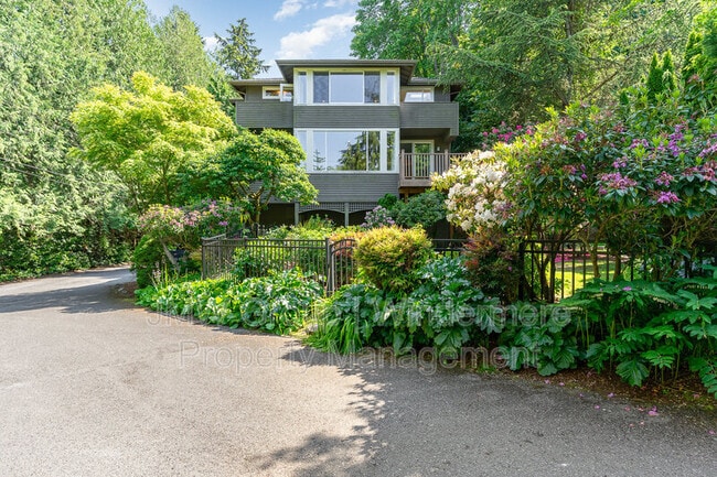 Building Photo - 5443 45th Ave W