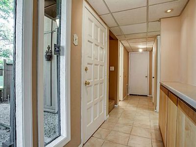Building Photo - 3133 Golden Oak