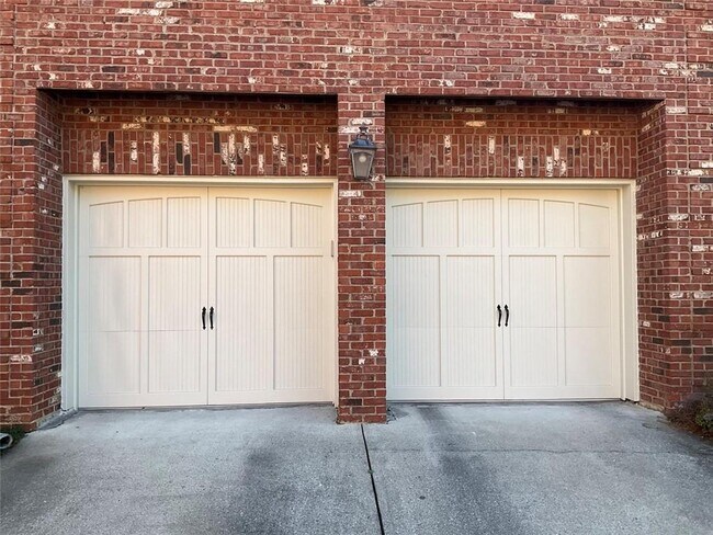 Building Photo - 6193 Spalding Dr