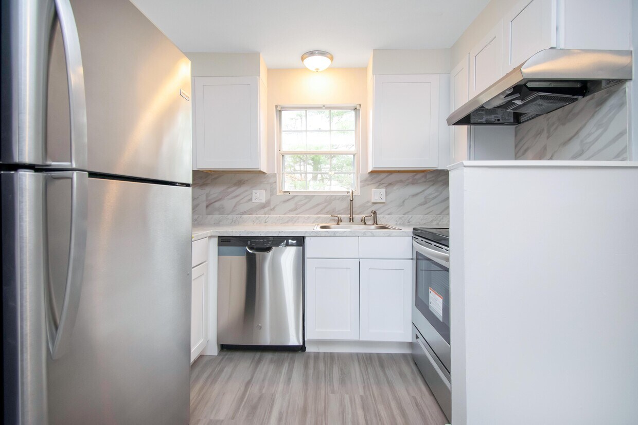 Longhill Gardens Apartments in Southampton, MA