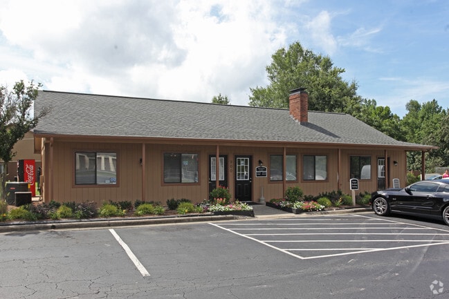 Building Photo - Brookwood
