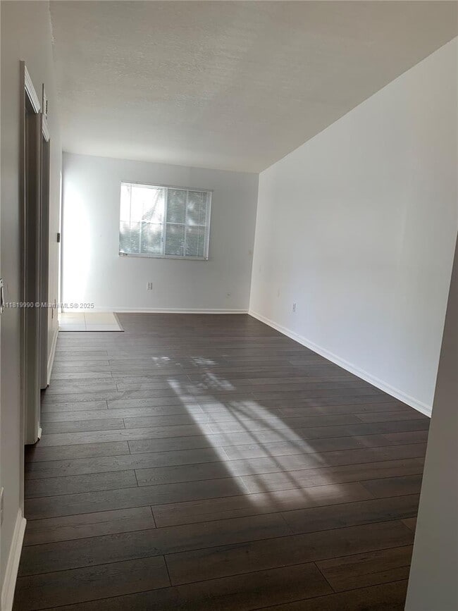 Foto del edificio - 2931 SE 13th Ave