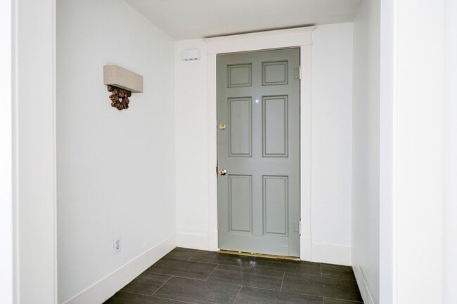 Foto del edificio - 2111 Bartlett St