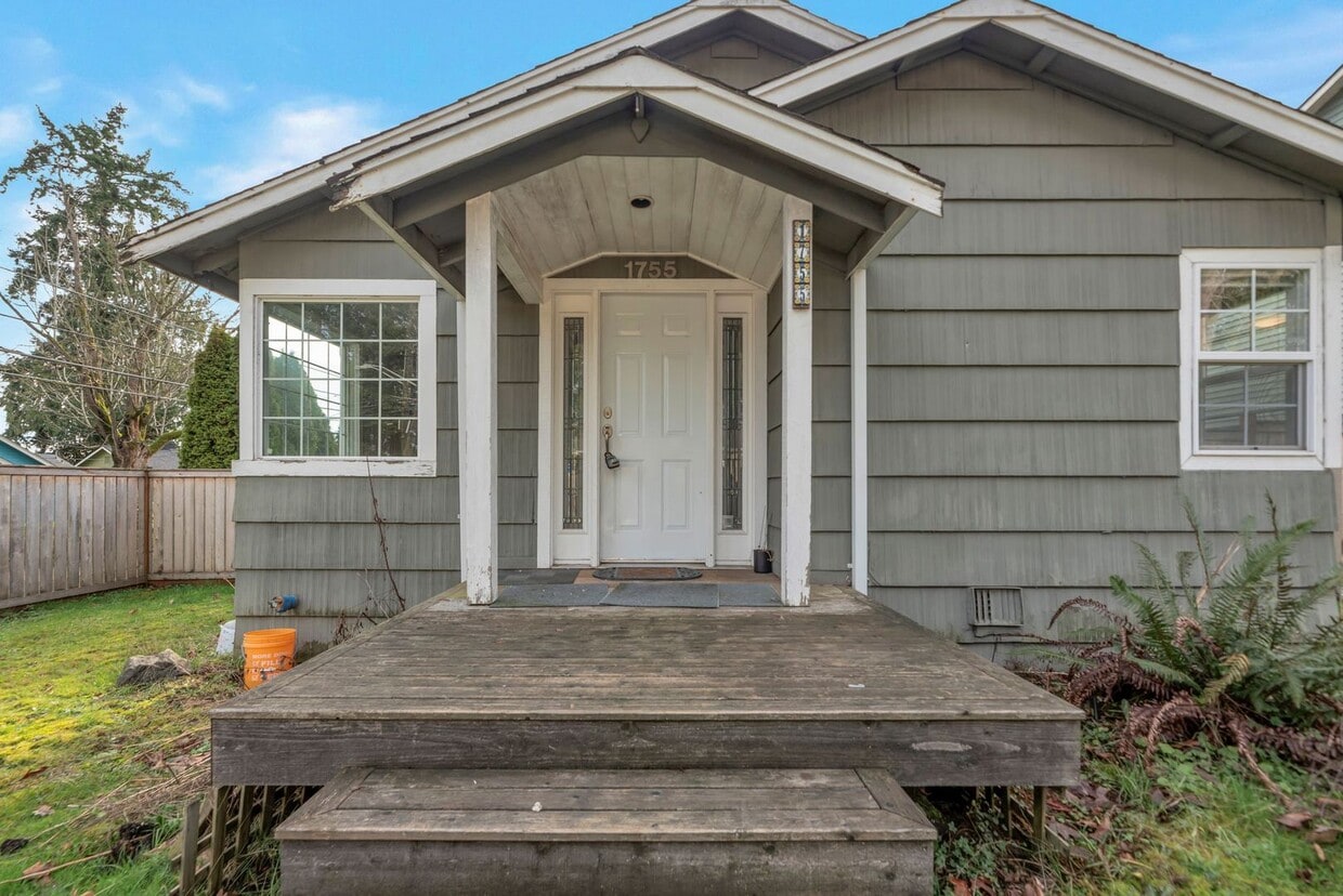 Short term Rental 6 month lease term only - Short term Rental 6 month lease term only