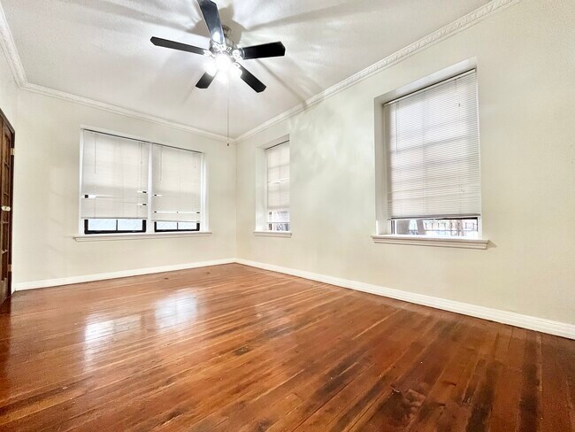 Foto del edificio - 1825 Whitley Ave